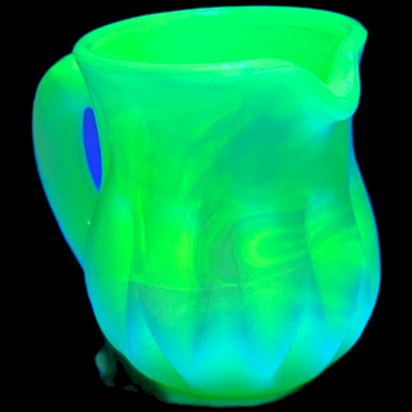 Mini Cream Vaseline Boyd Glass Pitcher Toothpick Holder 2000 Lemon Splash GLOWS - Picture 2 of 15